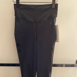 Lululemon Base Pace HR Cropped Leggings
